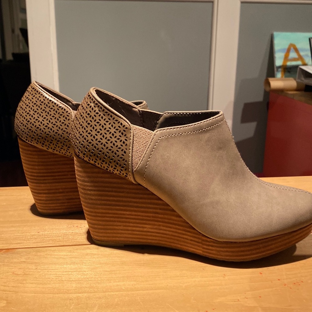 Dr. Scholl's wedges, worn a couple times! Size 7.5